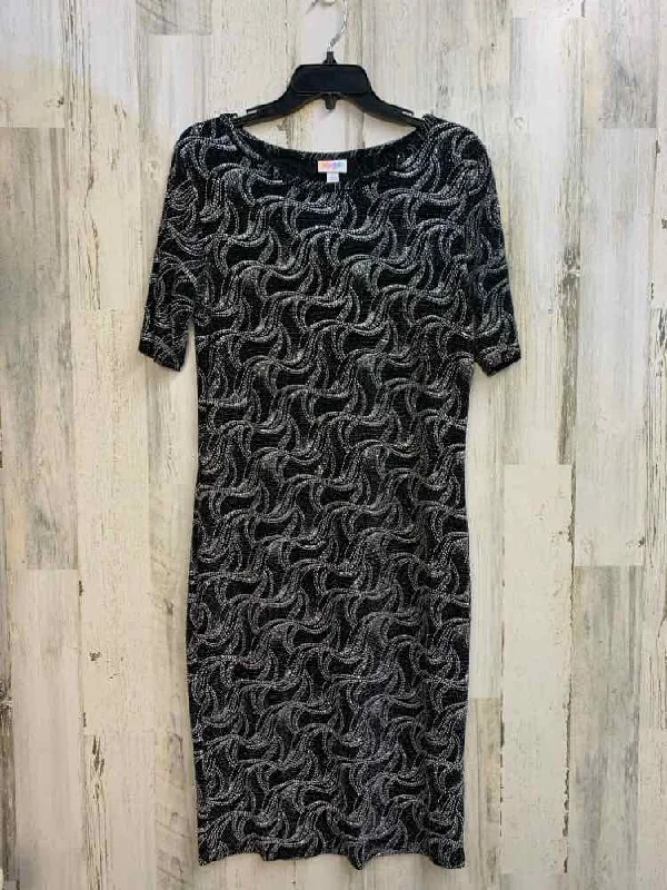 LULAROE Dresses and Skirts Size L BLK/SILVER WAVES SHORT SLEEVES Dress